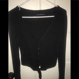 Long sleeve, with buttons